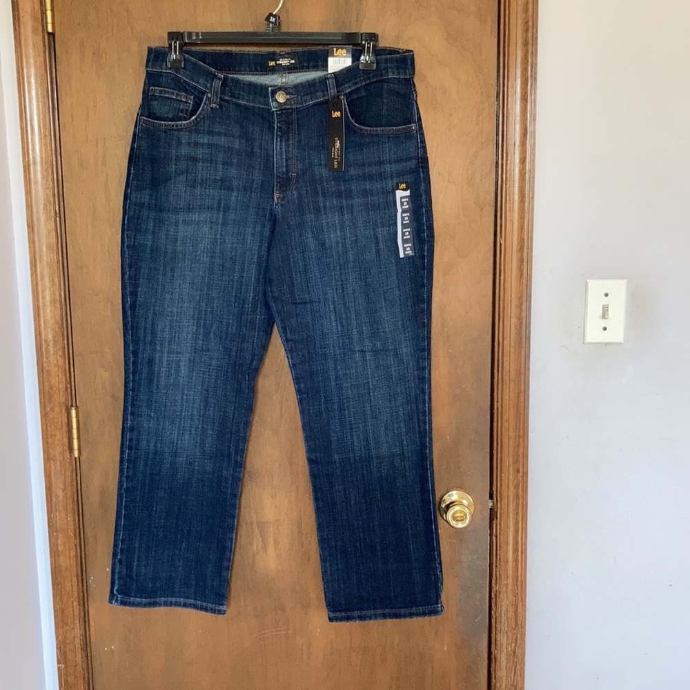 Lee jean midrise relaxed fit straight leg jean 16 short - Picture 6 of 17